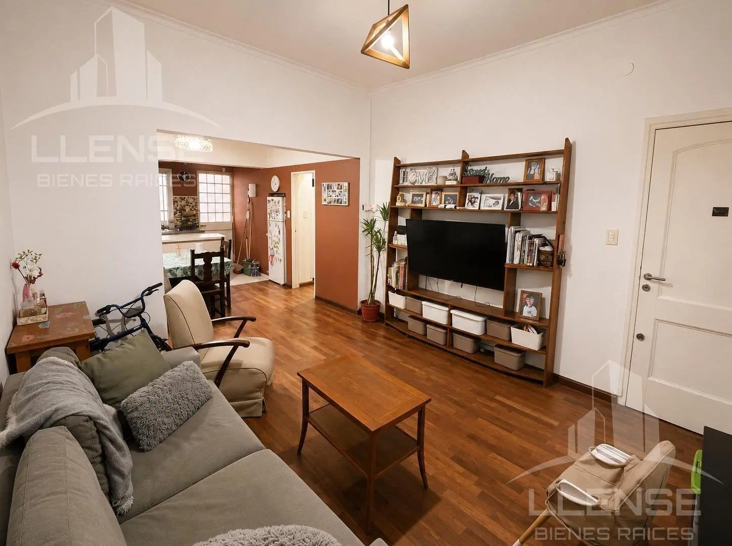 Casa 4 ambientes con patio en venta - APTO CREDITO - Barrio Parque Bernal 3