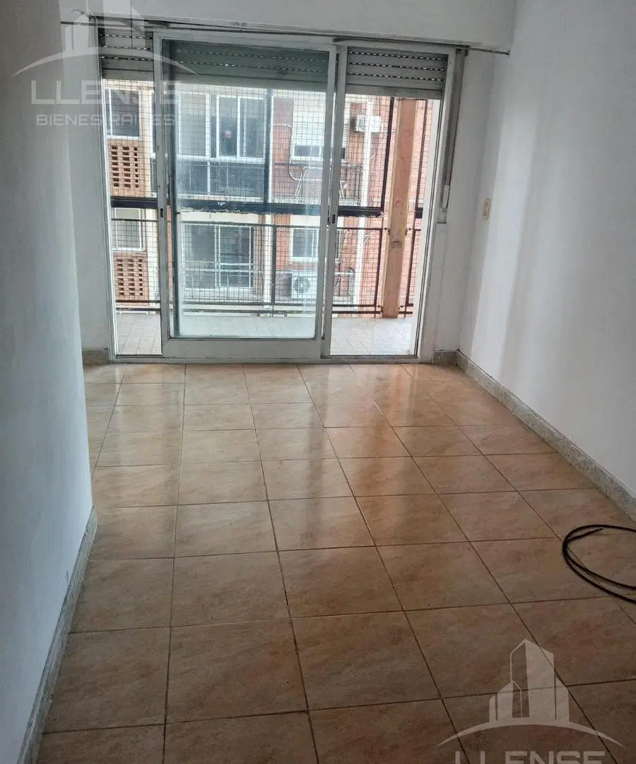 Departamento 3 ambientes con balcón en alquiler - Quilmes 1