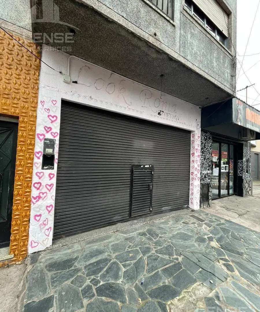 Local aprox 50m2 con 2 baños sobre avenida en alquiler - QUILMES OESTE - Apto varios rubros 2