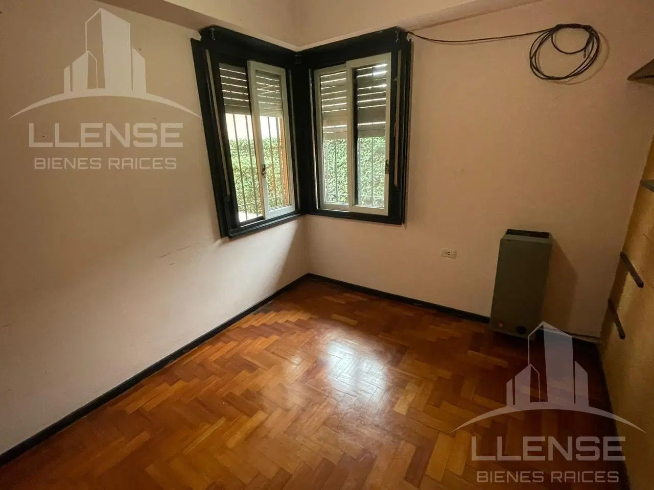 Casa 4 ambientes con jardín en venta - APTA CREDITO - Quilmes Oeste 4