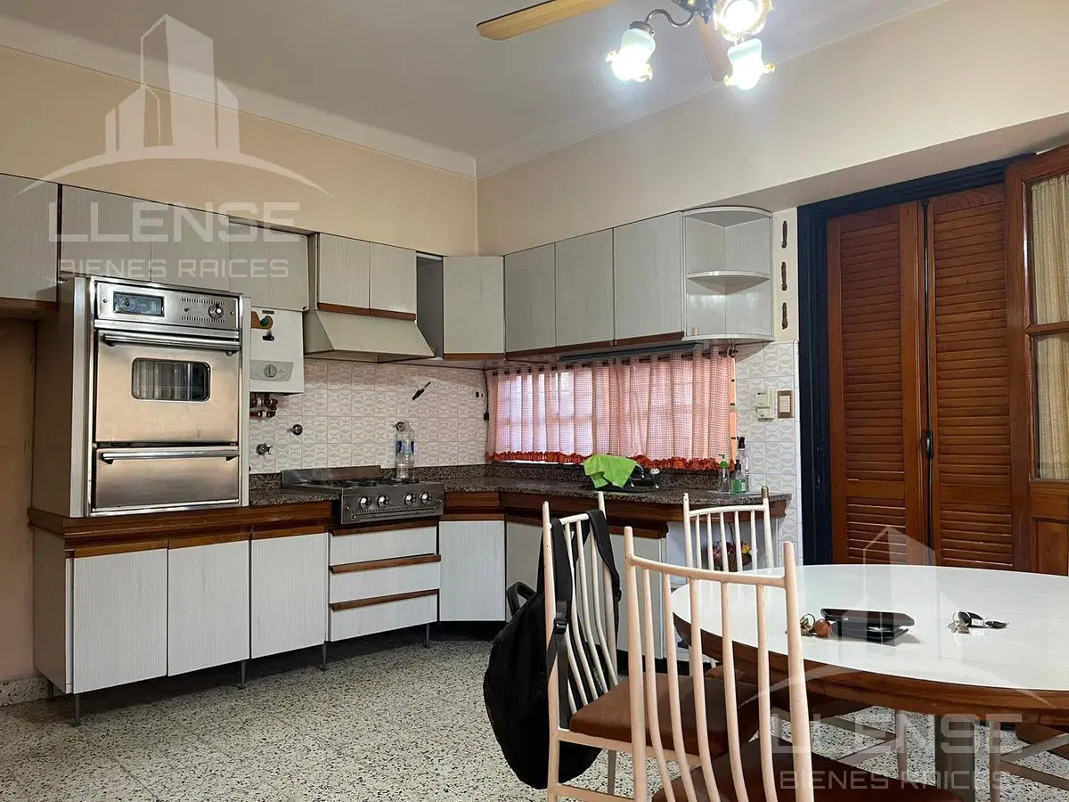 Casa 4 ambientes con jardín en venta - APTA CREDITO - Quilmes Oeste 5