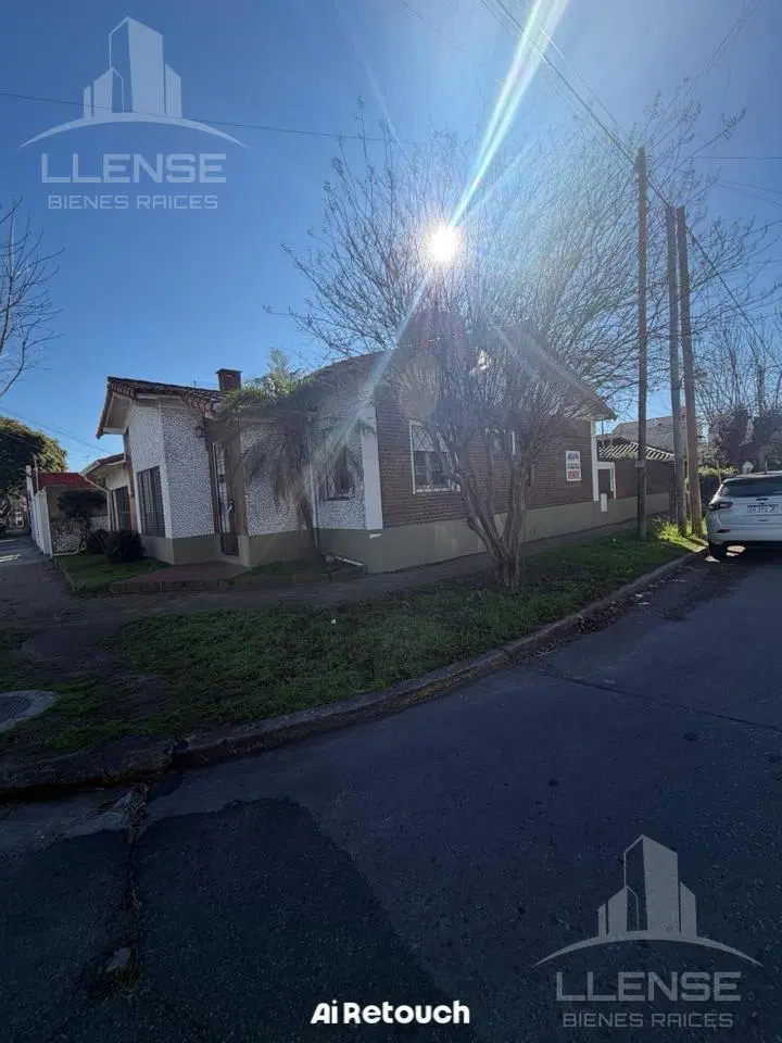 Casa 5 ambientes con jardín en venta - APTO CREDITO - Quilmes 3