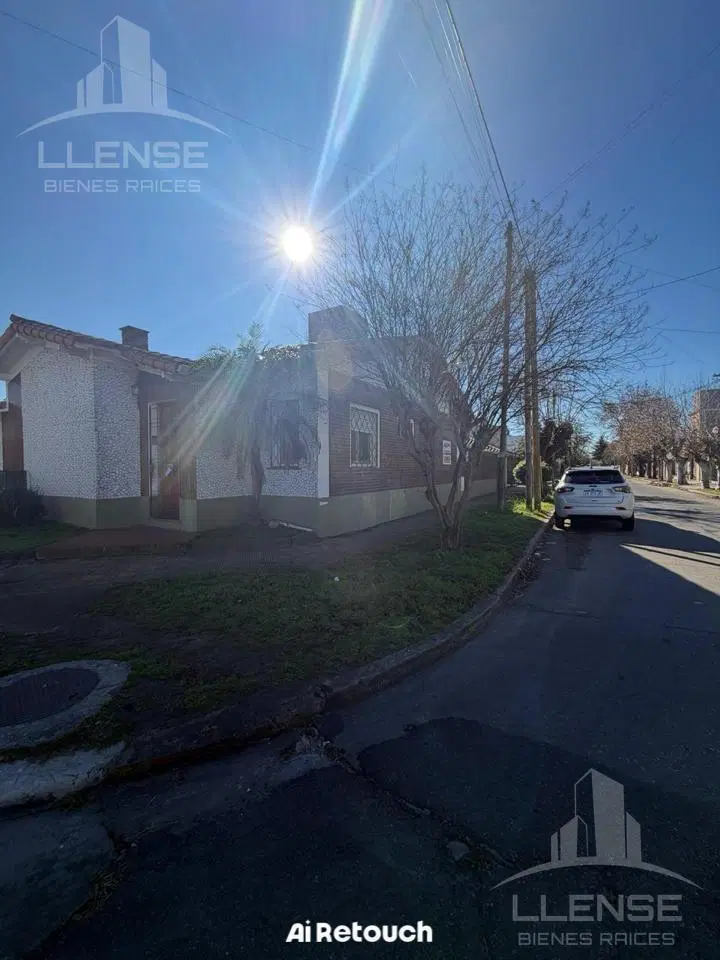 Casa 5 ambientes con jardín en venta - APTO CREDITO - Quilmes 2