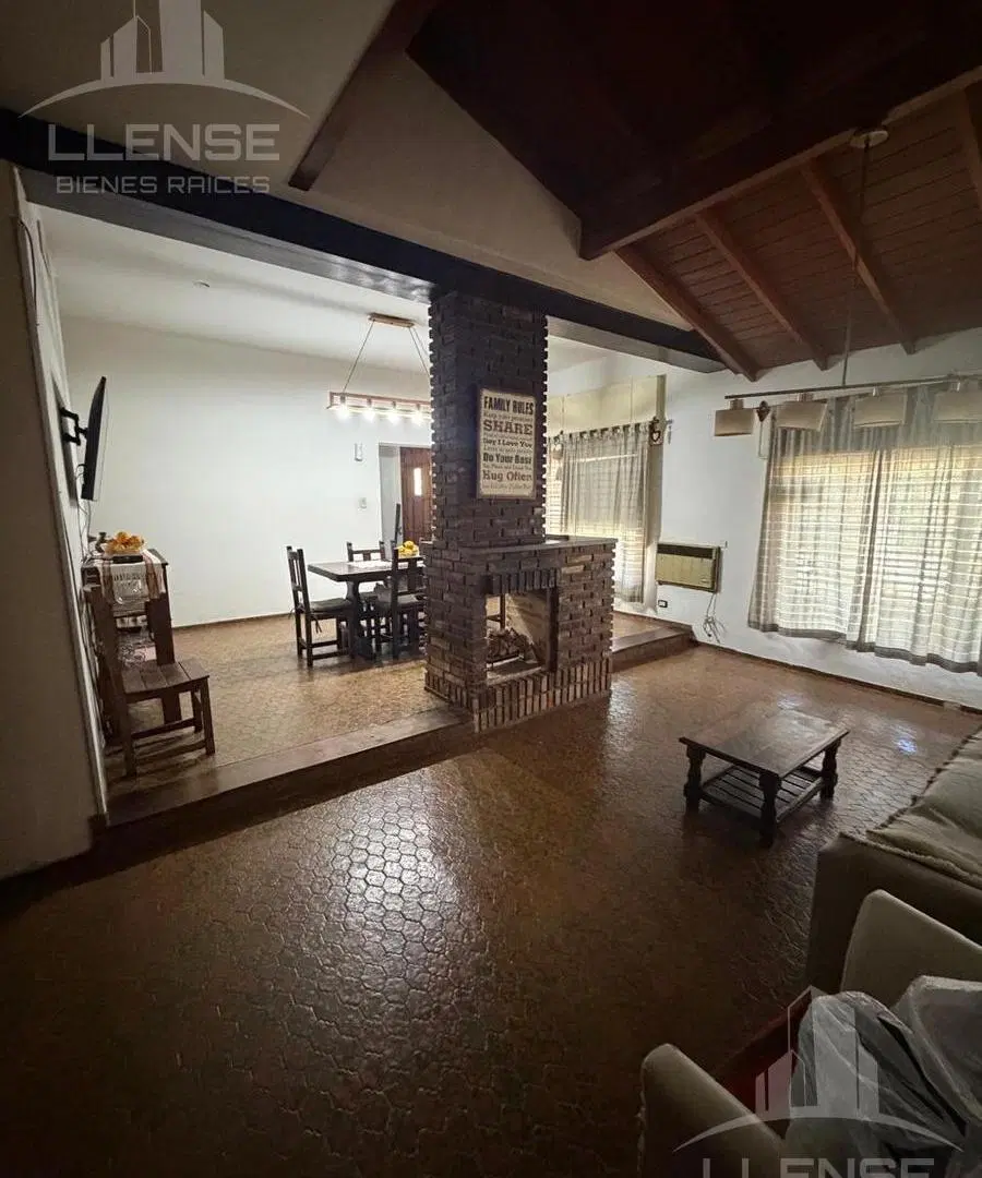 Casa 5 ambientes con jardín en venta - APTO CREDITO - Quilmes 4