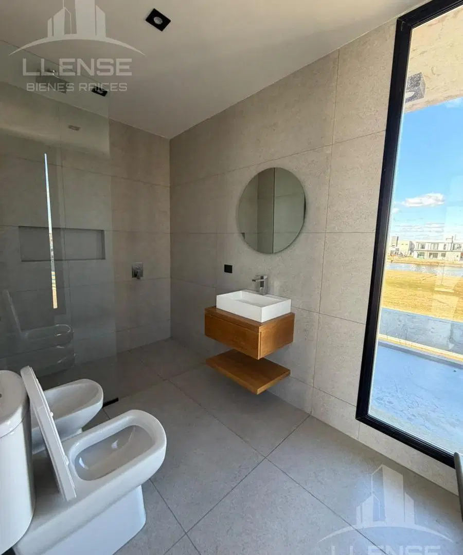 Casa 5 ambientes con pileta y lote fondo lago en venta a estrenar- Barrio Privado Magallanes Hudson 8