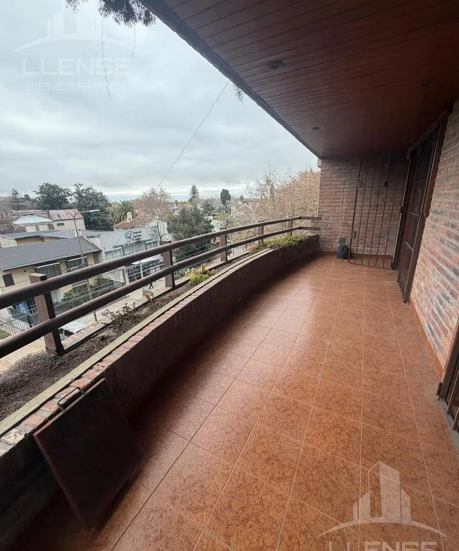 Departamento piso 4 ambientes con balcón y  2 cocheras en alquiler Quilmes Centro 5