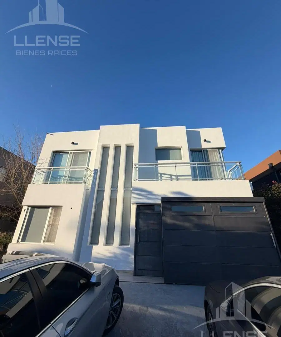 Casa en dos plantas, 6 ambientes en venta, Barrio Privado Los Troncos 1