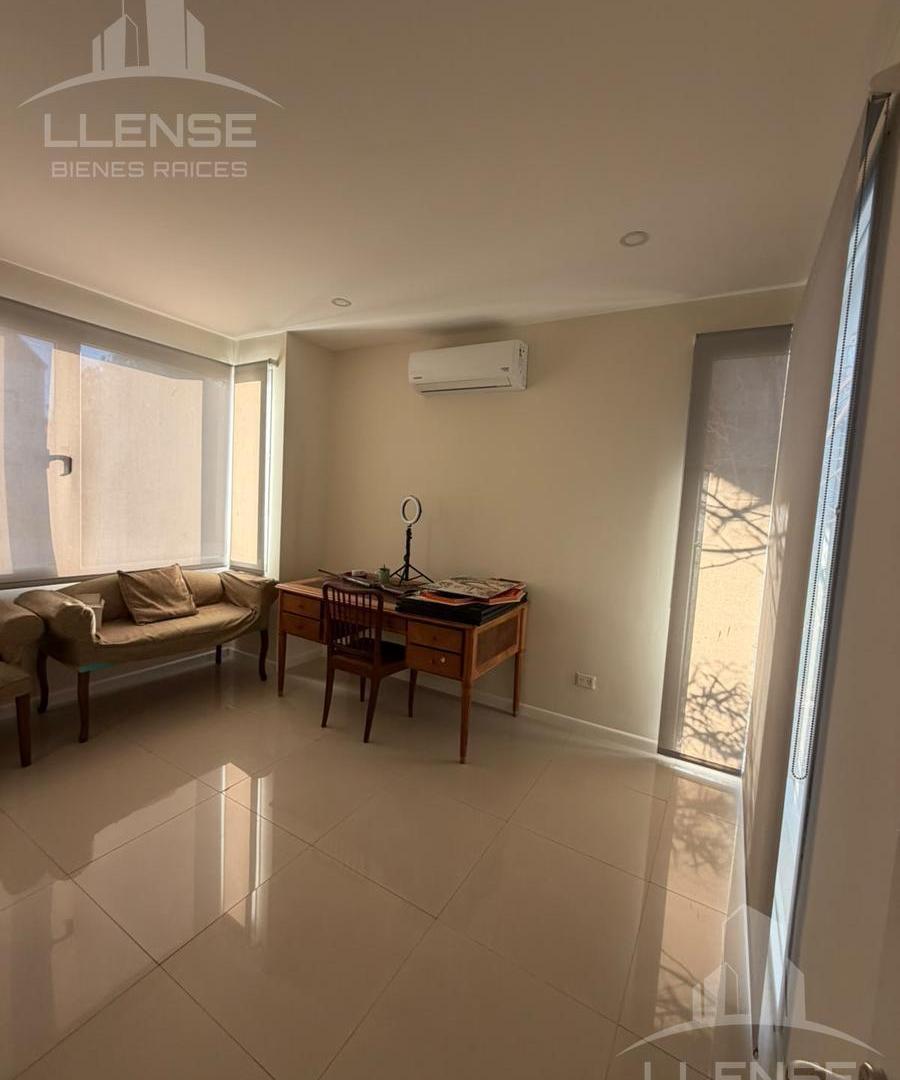 Foto de Casa en dos plantas, 6 ambientes en venta - Barrio Privado Los Troncos, imagen 5