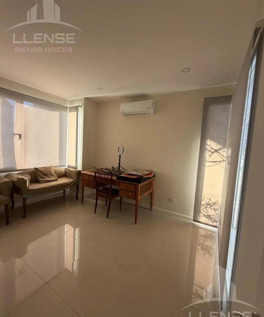 Casa en dos plantas, 6 ambientes en venta, Barrio Privado Los Troncos 5