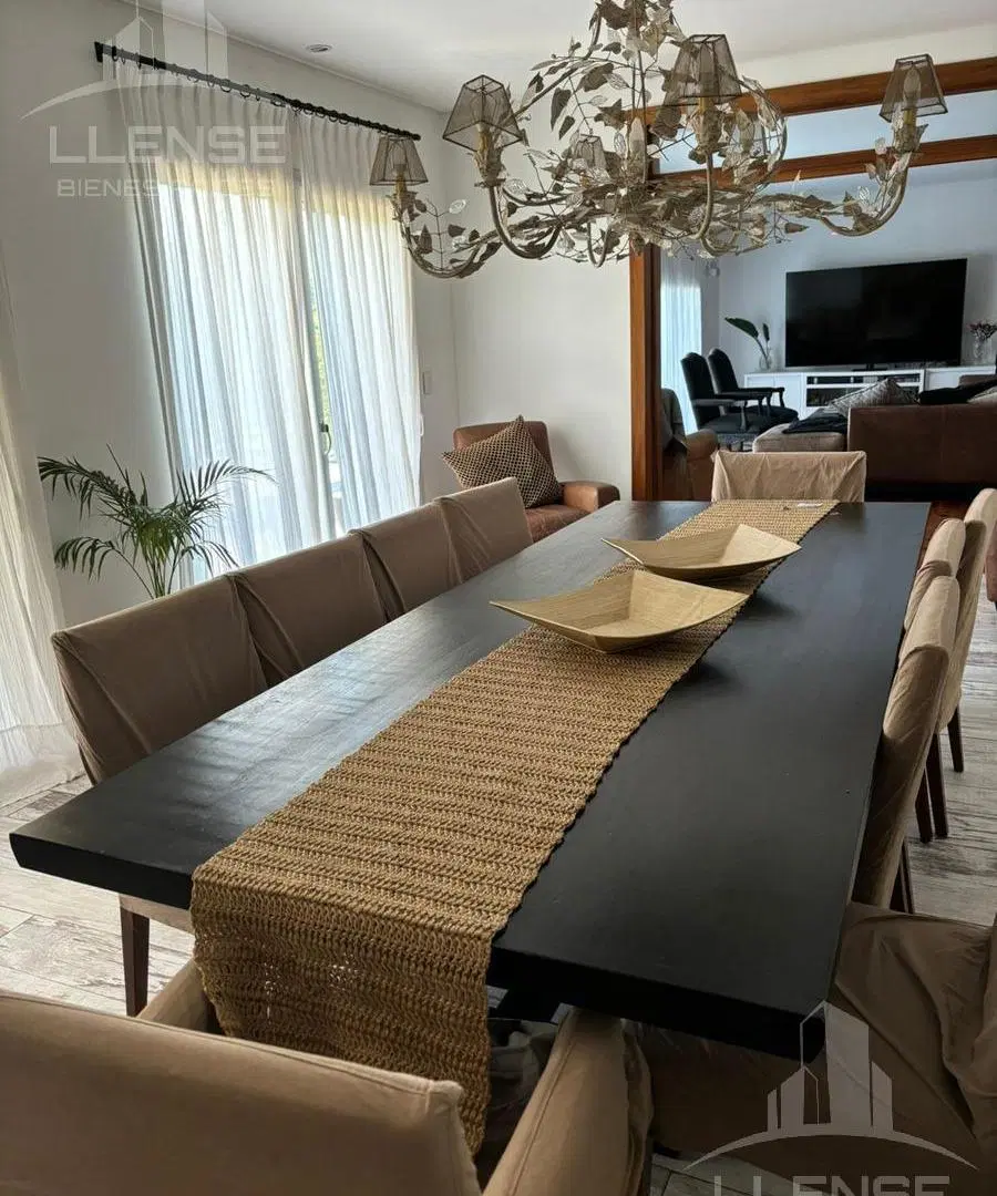 Casa de categoría 8 ambientes sobre 2 lotes en venta y alquiler - Barrancas de Guido Quilmes 3