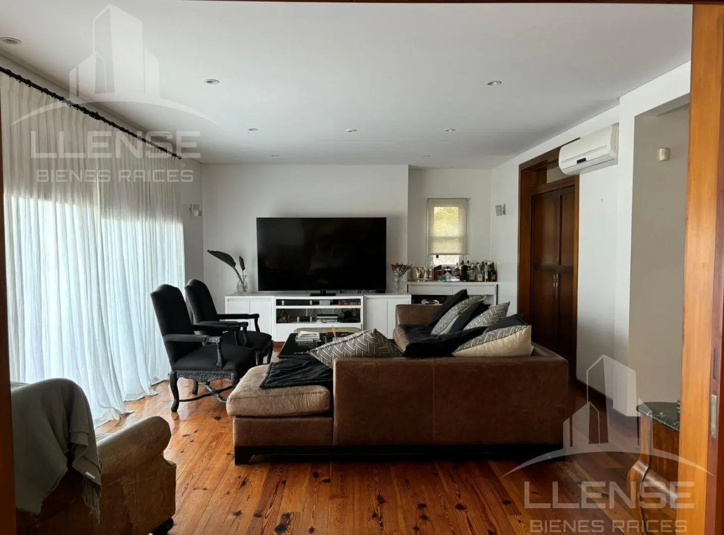 Casa de categoría 8 ambientes sobre 2 lotes en venta y alquiler - Barrancas de Guido Quilmes 8