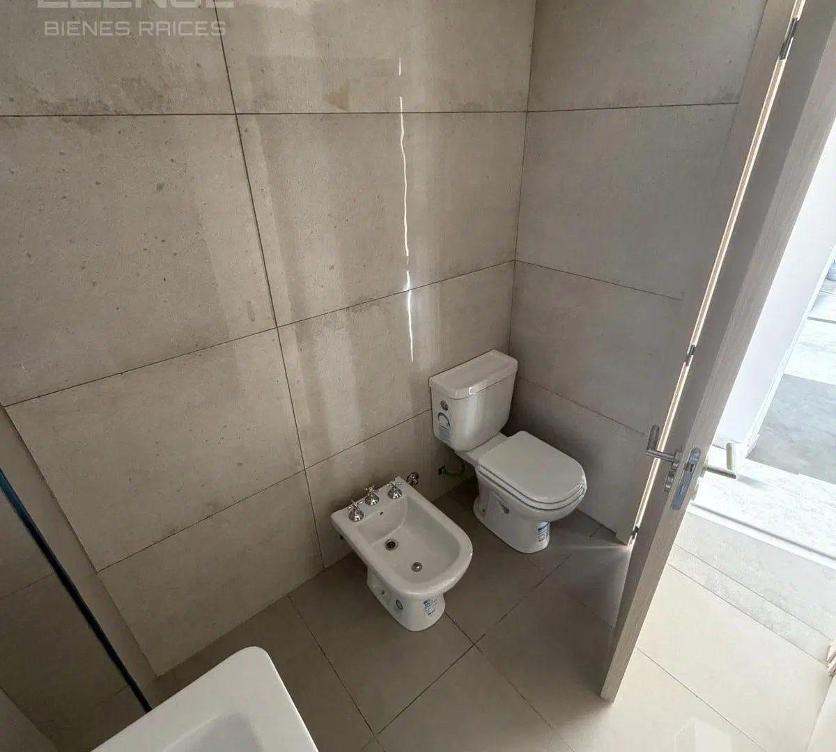 Departamento 3 ambientes con cocherasubterranea a estrenar en venta - Berazategui centro 5