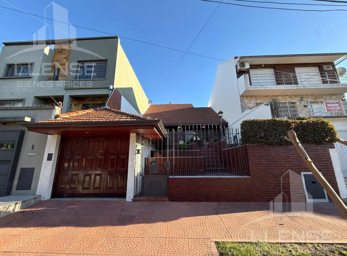 Casa en venta de 6 ambientes con cochera doble - APTO CREDITO - Quilmes centro 1