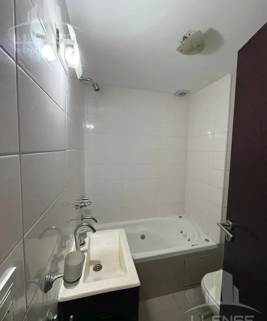 Departamento 2 ambientes con cochera descubierta en alquiler - Quilmes Oeste 4