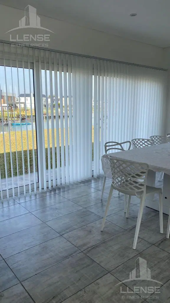 Casa 5 ambientes con piscina al agua en alquiler (NO TEMPORAL) - Barrio Las Golondrinas - Hudson 2