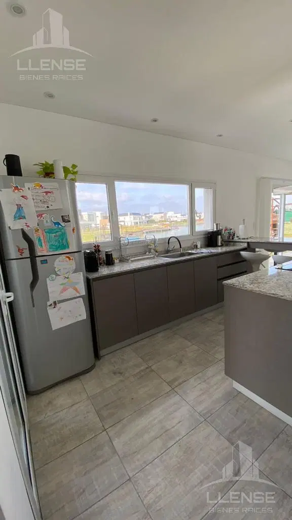 Casa 5 ambientes con piscina al agua en alquiler (NO TEMPORAL) - Barrio Las Golondrinas - Hudson 3