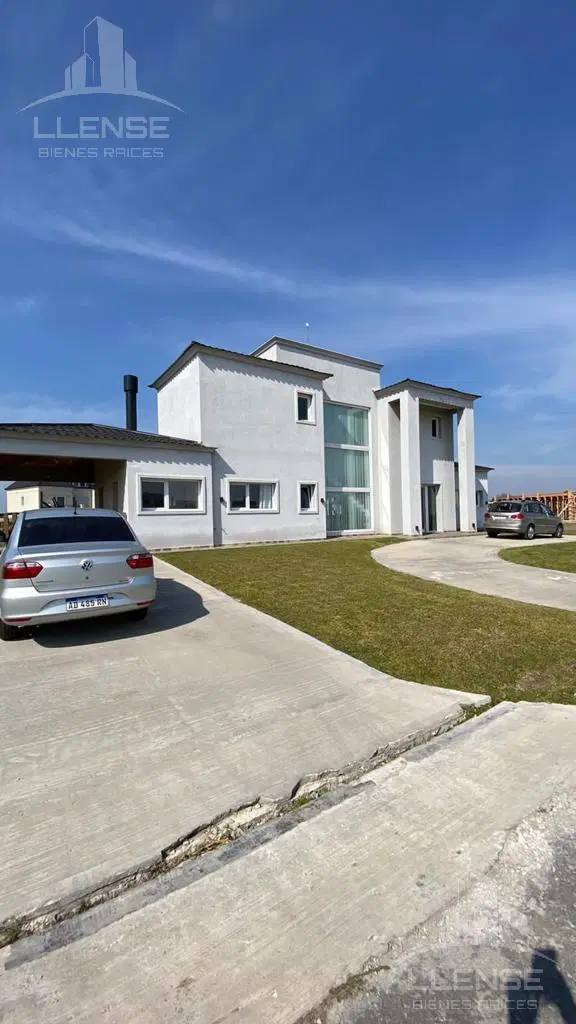 Casa 5 ambientes con piscina al agua en alquiler (NO TEMPORAL) - Barrio Las Golondrinas - Hudson 4