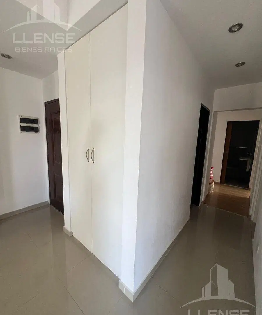 Departamento 3 ambientes con balcón y cochera en alquiler - Bernal Centro 5