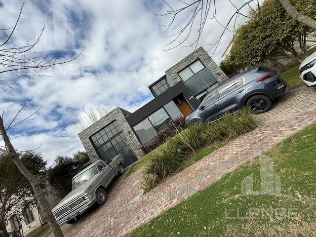 Foto de Casa 4 ambientes con pileta en venta - LOTE CENTRAL - Nuevo Quilmes, imagen 2