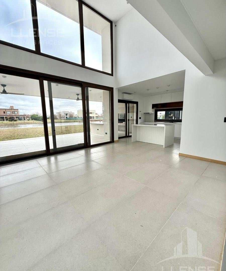 Foto de Casa 4 ambientes con pileta al lago a estrenar en venta - Magallanes, imagen 1