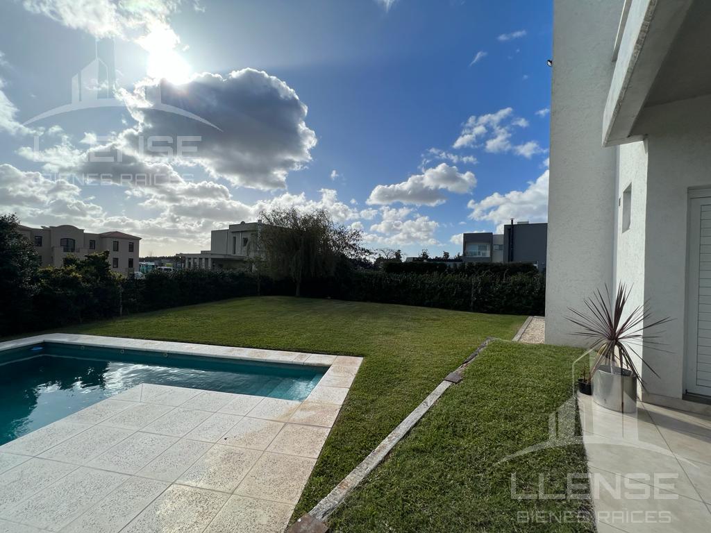 Foto de Casa 5 ambientes totalmente amoblada, lote central, en alquiler, imagen 2