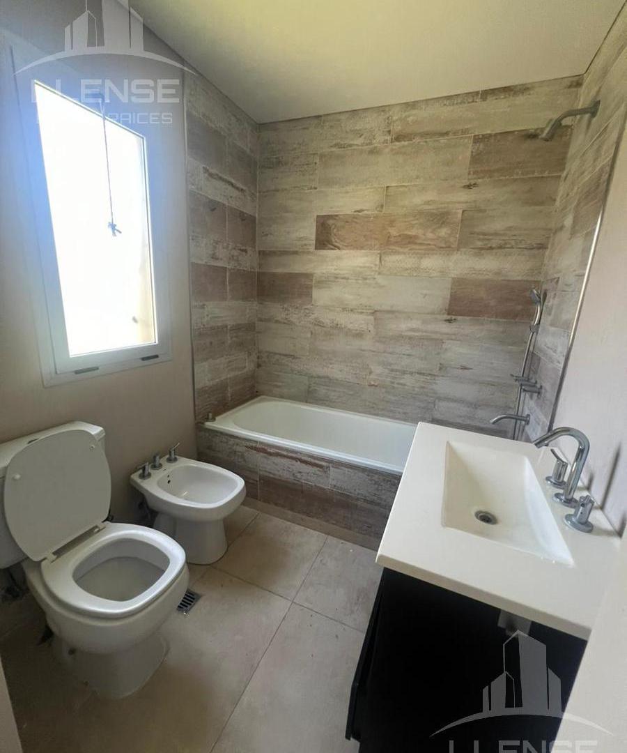 Foto de Casa 4 ambientes en una planta, lote interno en venta - Fincas de Hudson, imagen 4