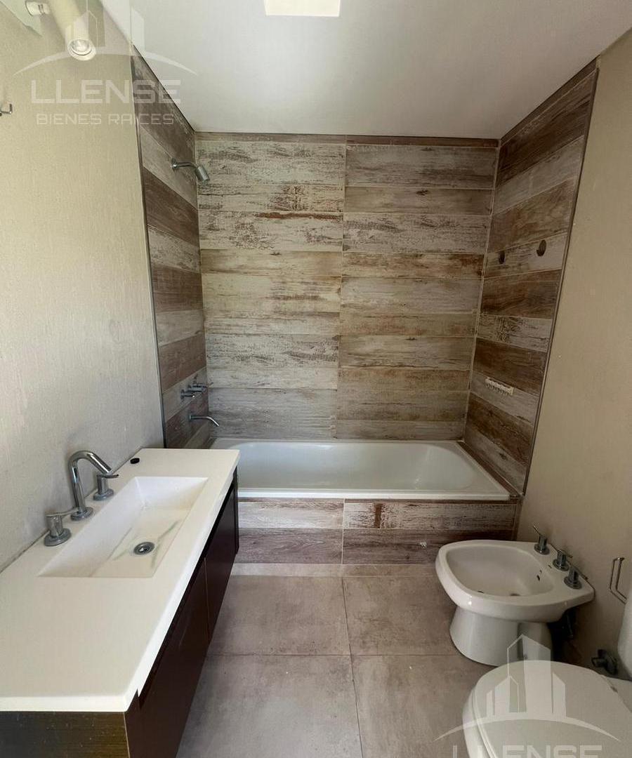 Foto de Casa 4 ambientes en una planta, lote interno en venta - Fincas de Hudson, imagen 2