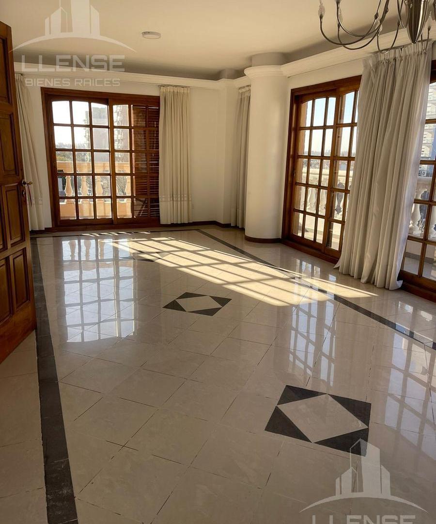 Foto de Departamento piso 4 ambientes con 2 cocheras y baulera en alquiler, imagen 3
