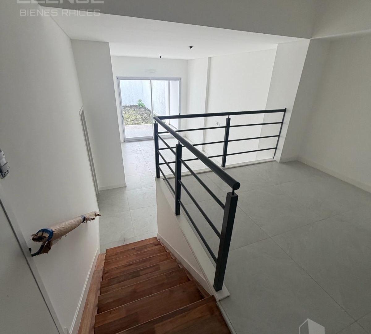 Foto de Departamento 2 ambientes a estrenar con galería jardín cochera y, imagen 1
