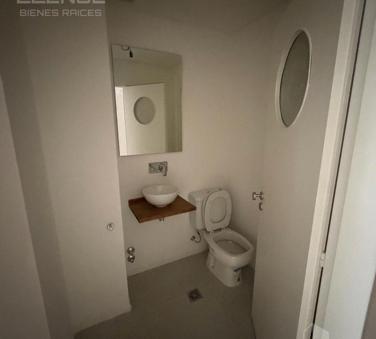 Foto de Departamento 2 ambientes a estrenar con galería jardín cochera y, imagen 3