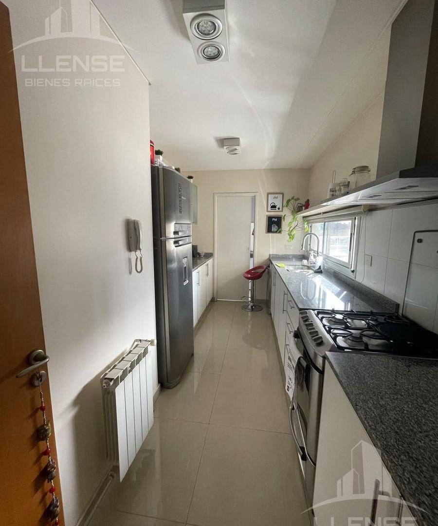 Foto de Departamento de categoría 2 ambientes 86m2 con cochera cubierta en, imagen 4