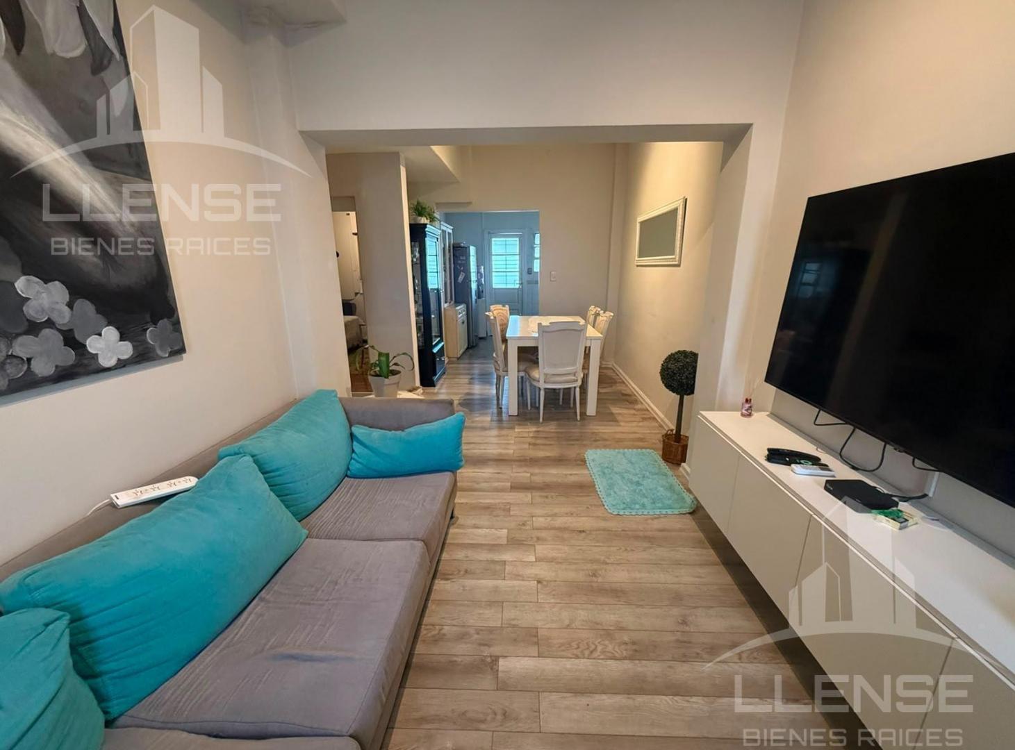 Foto de Casa en venta refaccionada en bernal centro, imagen 2