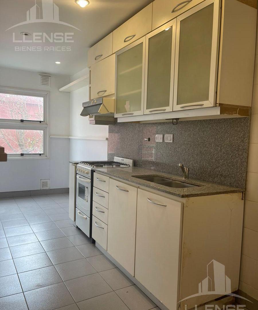 Foto de Departamento 4 ambientes con cochera en venta-ALQUILADO HASTA ENERO, imagen 4