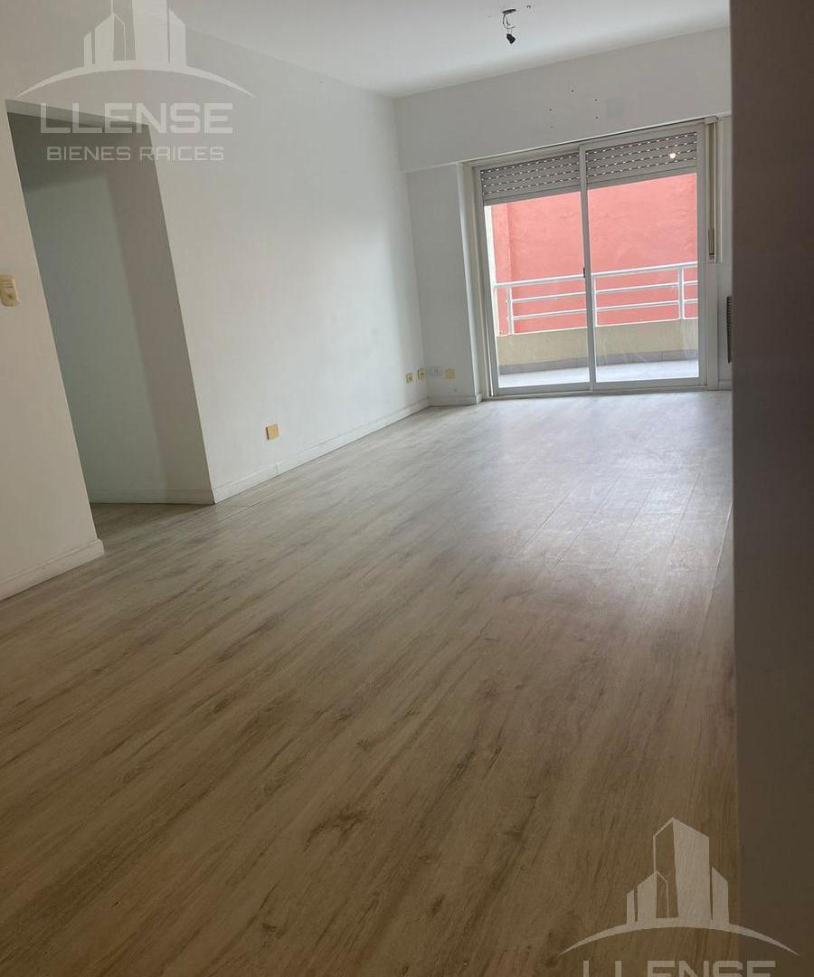 Foto de Departamento 4 ambientes con cochera en venta-ALQUILADO HASTA ENERO, imagen 2