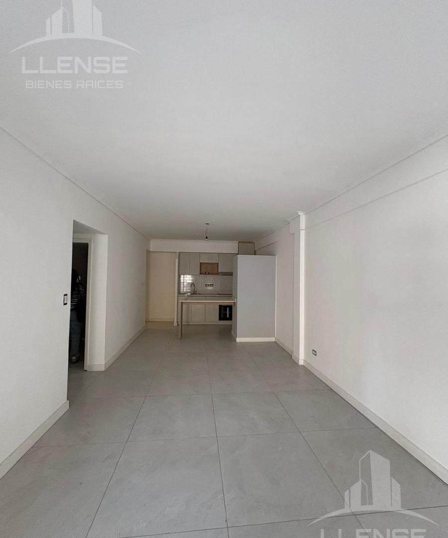 Foto de Departamento 3 ambientes con patio aterrazado quincho parrilla cochera, imagen 3