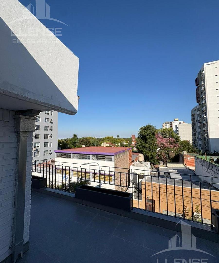 Foto de Departamento de 3 ambientes con terraza parrilla lavadero y cochera con, imagen 3