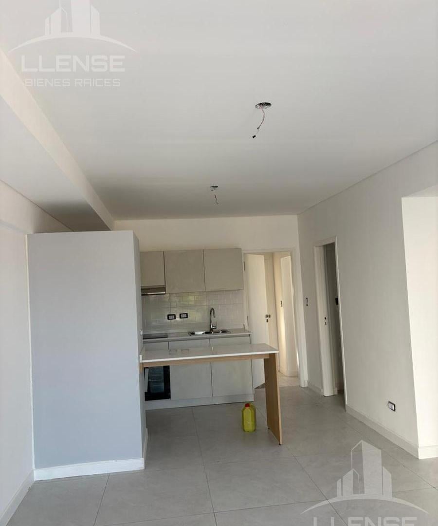 Foto de Departamento de 3 ambientes con terraza parrilla lavadero y cochera con, imagen 1