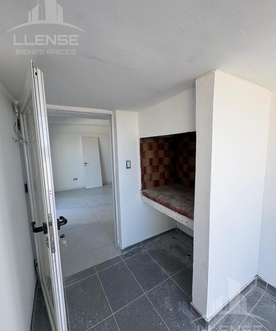 Foto de Departamento de 3 ambientes con terraza parrilla lavadero y cochera con, imagen 4