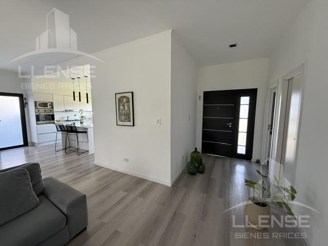 Foto de Casa 4 ambientes en una plata, lote central, en venta - Hudson Park, imagen 3