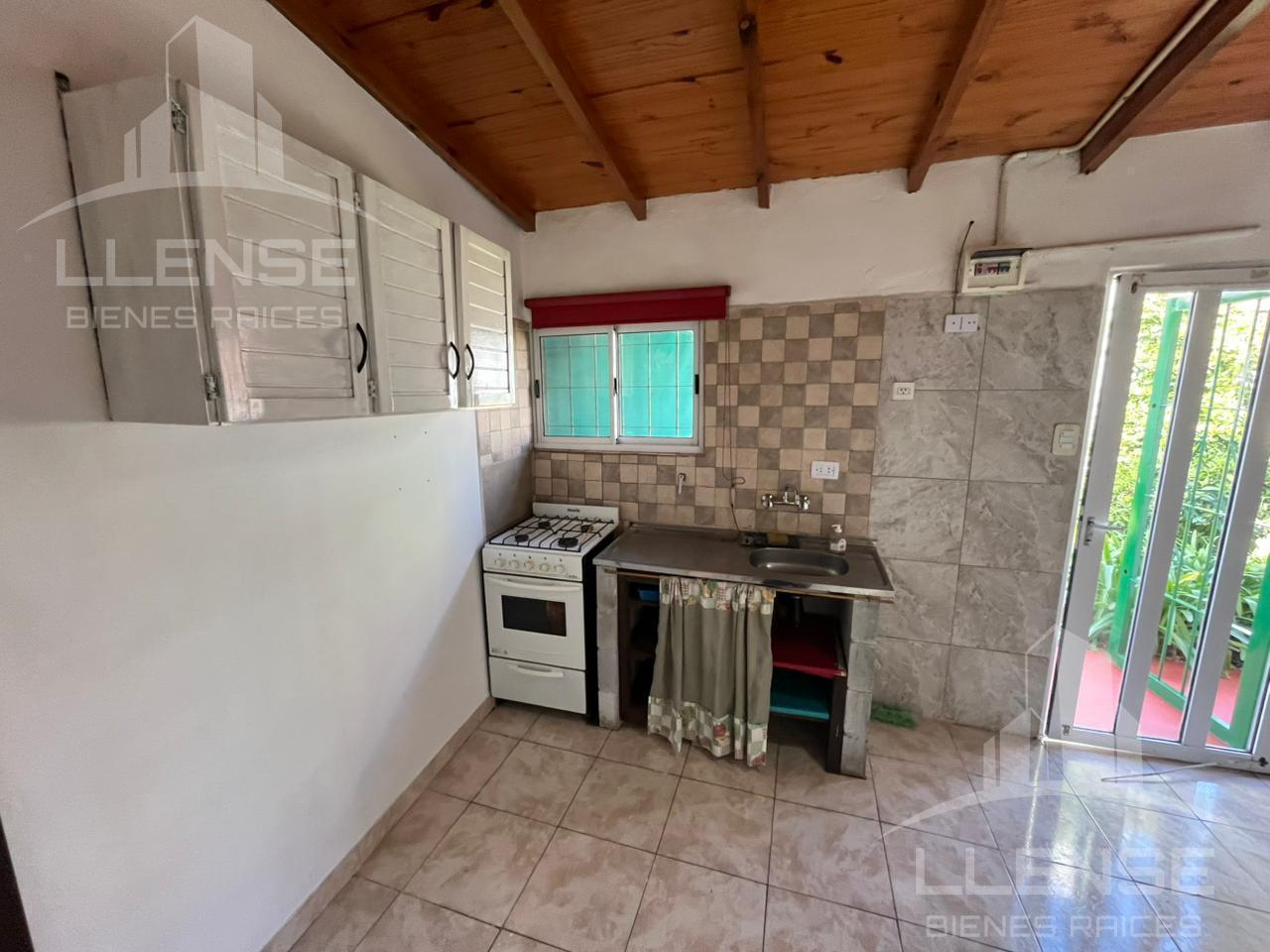 Foto de Departamento 2 ambientes con patio y parrilla en alquiler - Bernal Oeste, imagen 1