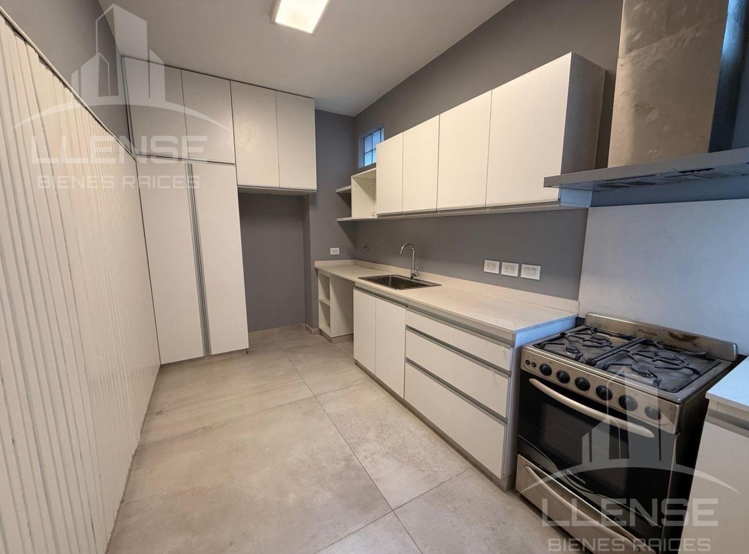 Foto de Departamento 2 ambientes en planta baja con patio propio en alquiler, imagen 4