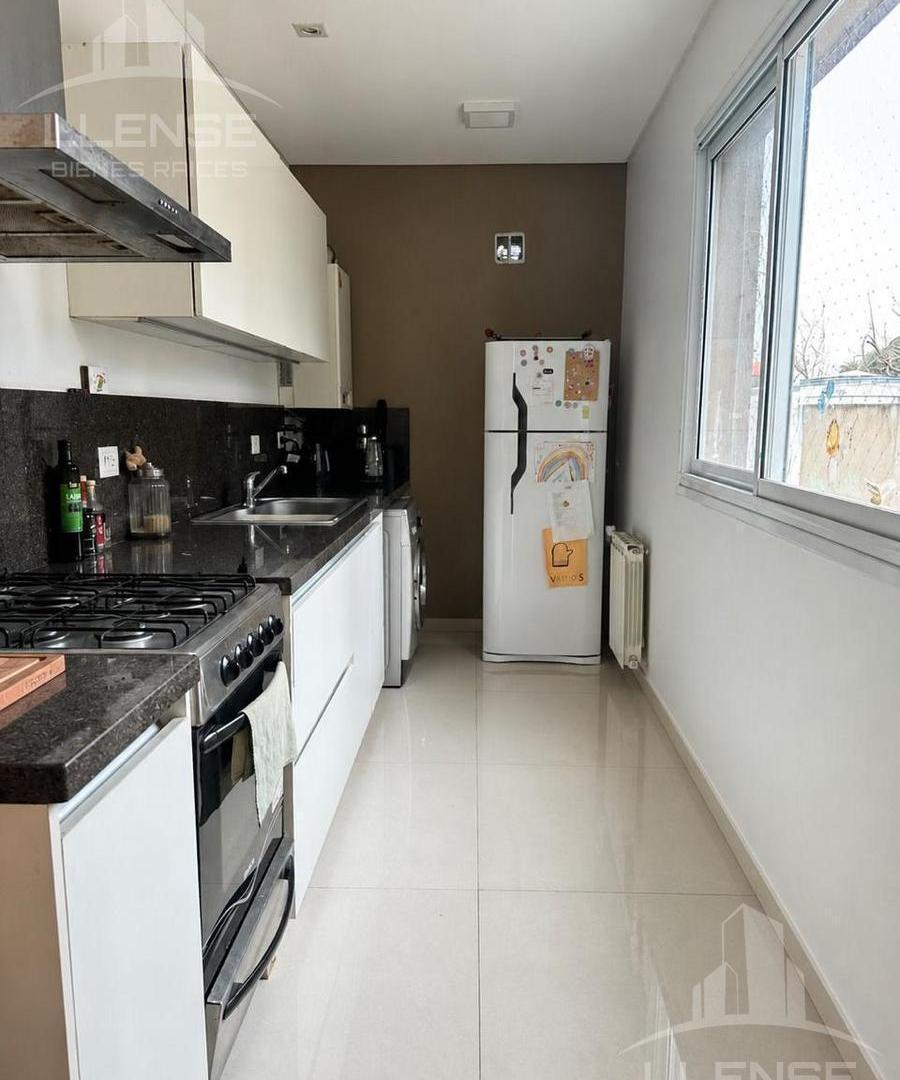 Foto de Departamento 3 ambientes con terraza y parrilla propia, en alquiler, imagen 2