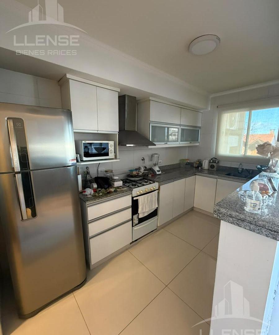 Foto de Departamento 3 ambientes con balcón y baulera en venta - Bernal, imagen 5