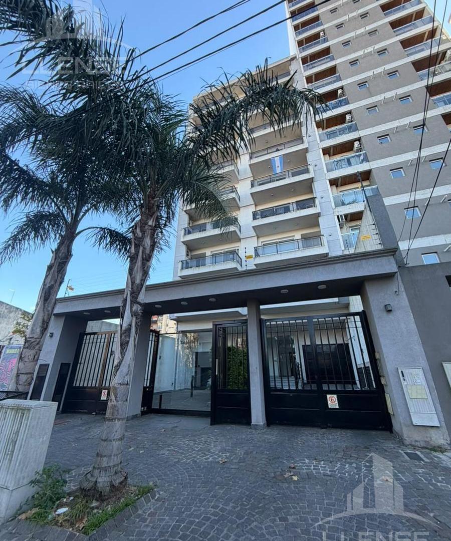Foto de Departamento 3 ambientes con balcón y baulera en venta - Bernal, imagen 2