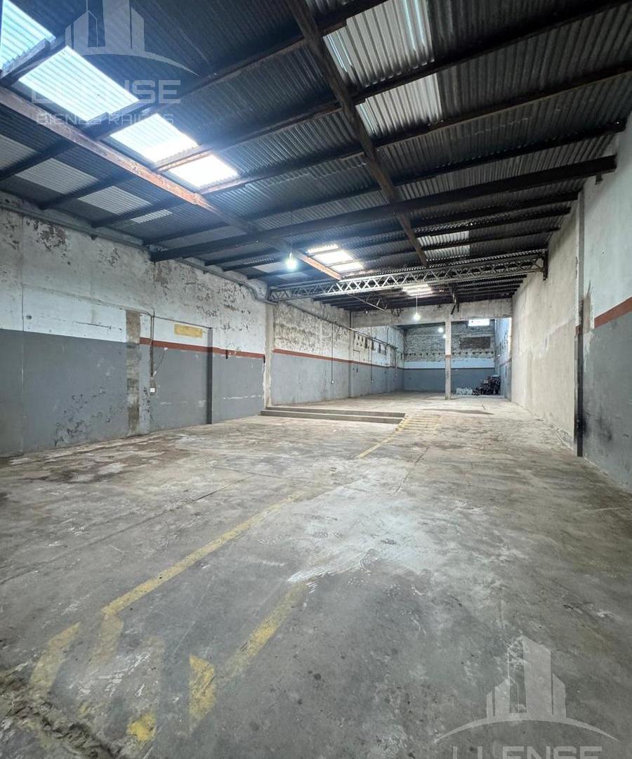 Foto de Galpón de aprox 450m2 en venta - APTO CREDITO - Bernal Oeste, imagen 5