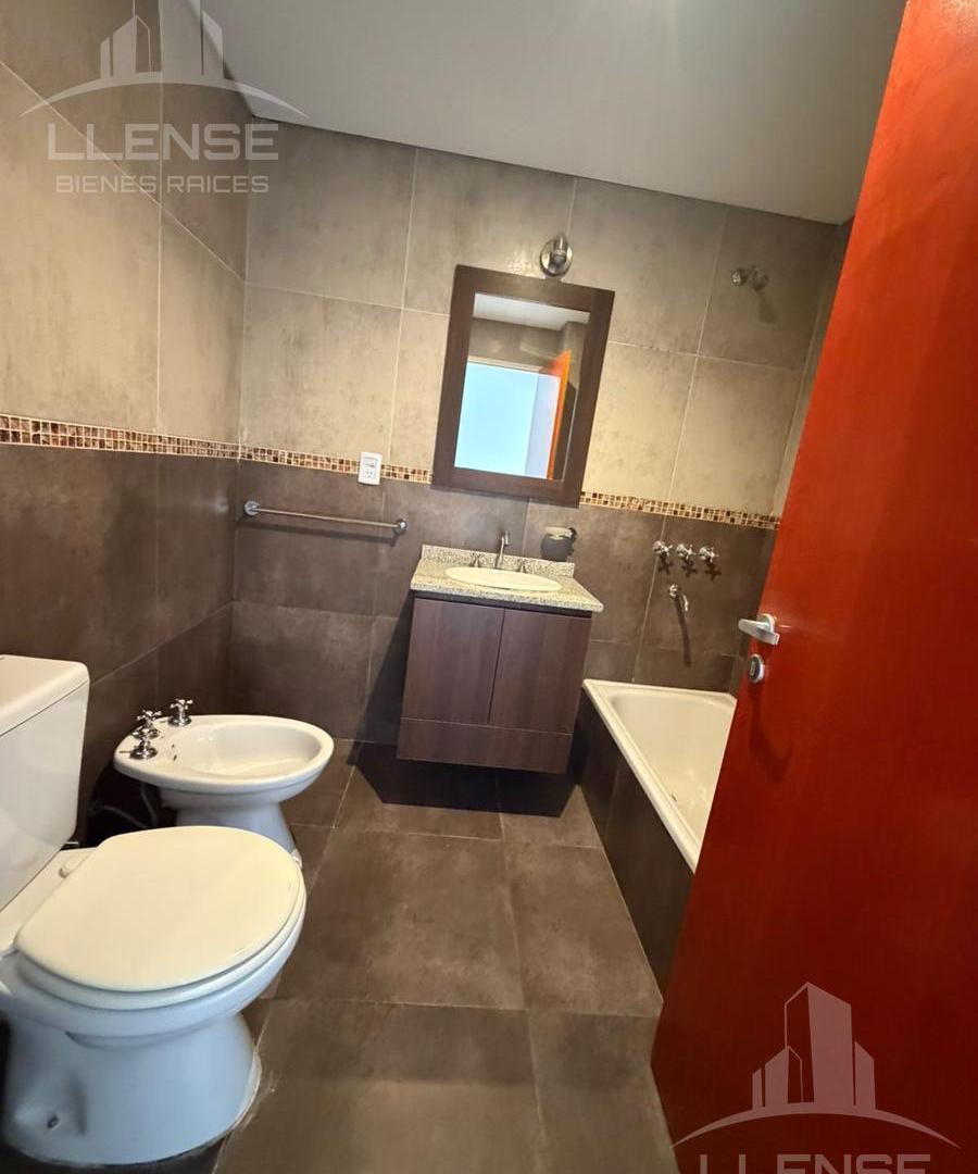 Foto de Departamento 2 ambientes con cochera, en venta Quilmes Centro, Apto, imagen 2