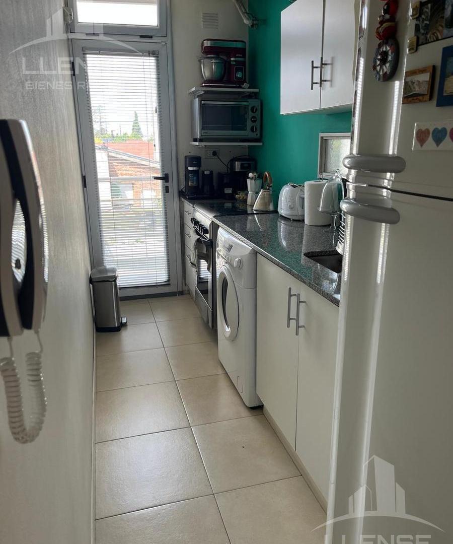 Foto de Departamento 2 ambientes con balcón frente y contrafrente - en venta, imagen 3