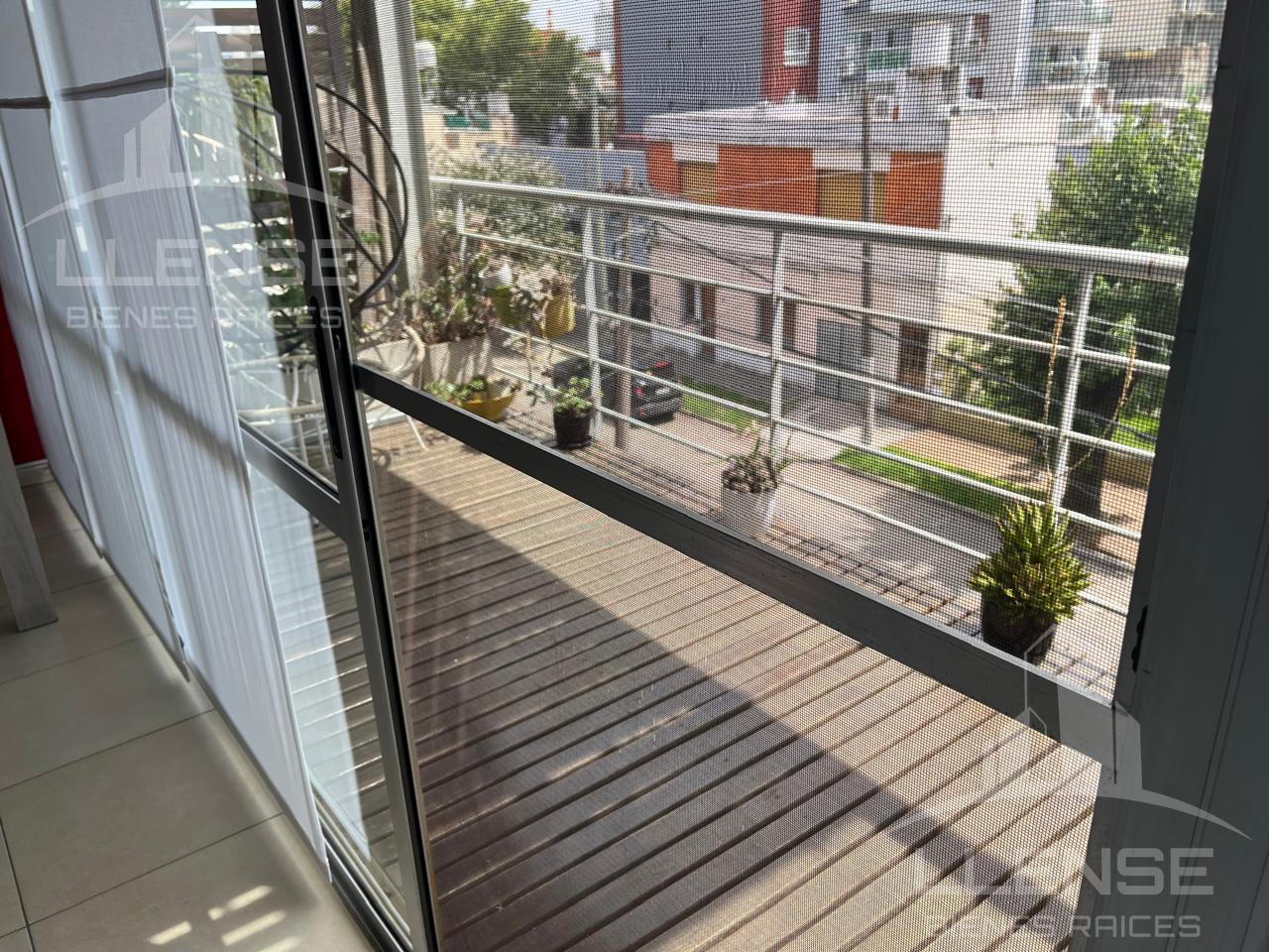 Foto de Departamento 2 ambientes con balcón frente y contrafrente - en venta, imagen 2