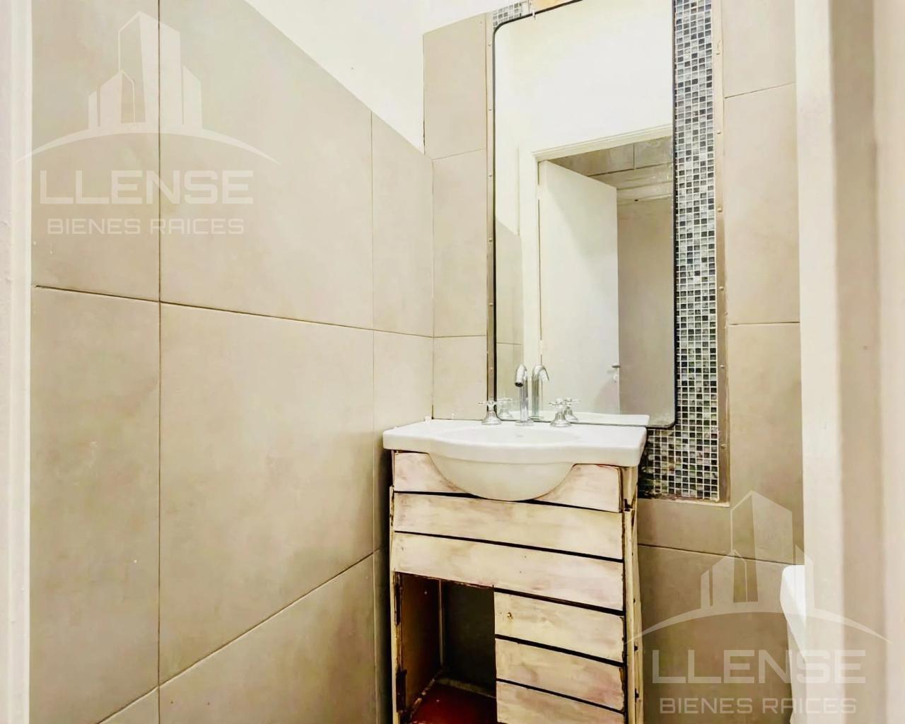 Foto de Local comercial de aprox 50m2 con gas y baño en Alquiler en Quilmes, imagen 4
