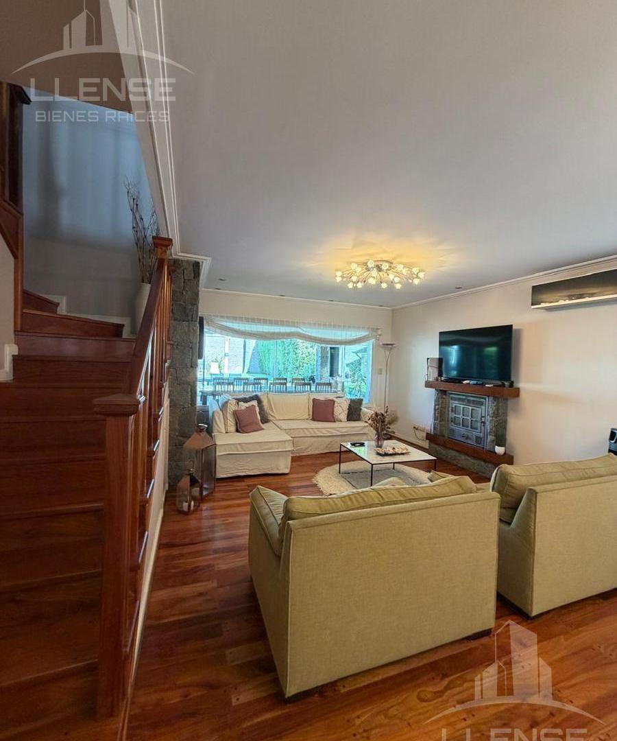 Foto de Casa 5 ambientes con pileta en venta - Barrancas de Guido - Quilmes, imagen 5